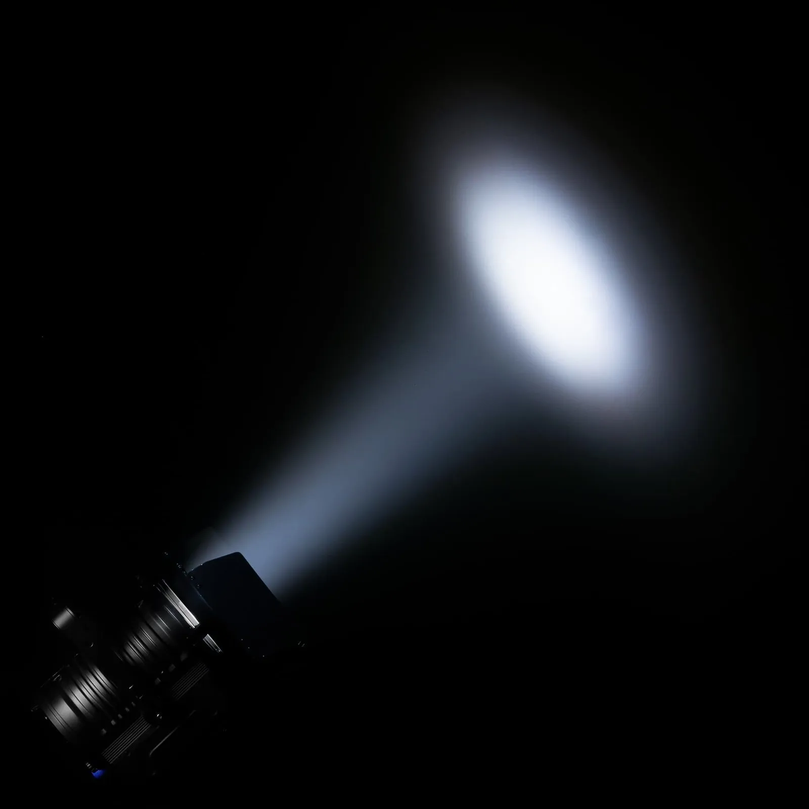 CAMEO TS 200 FC Projecteur de Théâtre avec lentille Fresnel équipé et LED 6-en-1 en boitier noir (6/6)