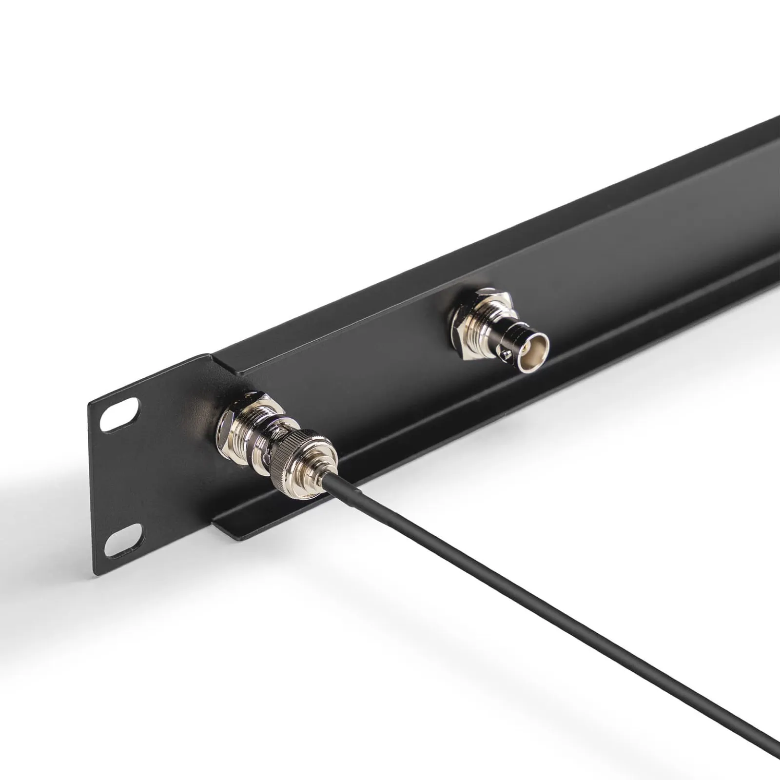 LDSYSTEMS UARK4 19" Antenna Rackmount Kit with 4 BNC Connectors (5/5)
